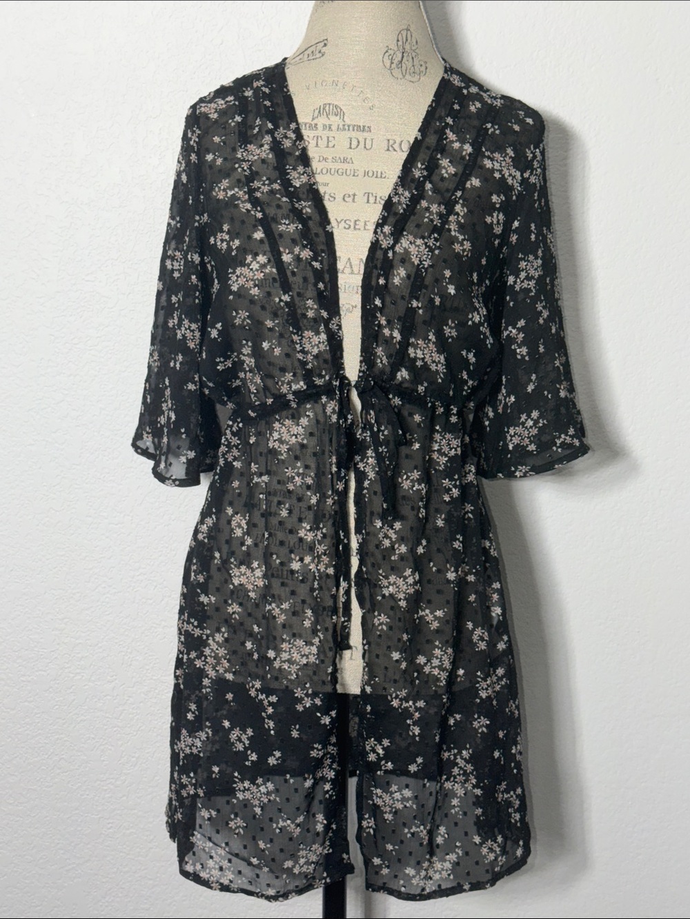 Abercrombie & Fitch Black Sheer Floral Tie-Waist Robe